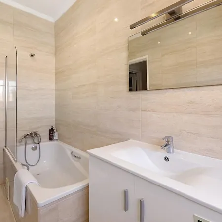 Apartamento Para Familia E Amigos Лісабон